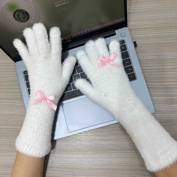 Plush gloves with cute bow