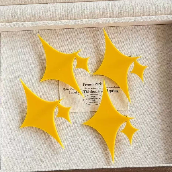 Yellow star hairpin