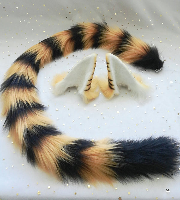 Simulation of animal ears and tail Simulation of tiger ears and tail