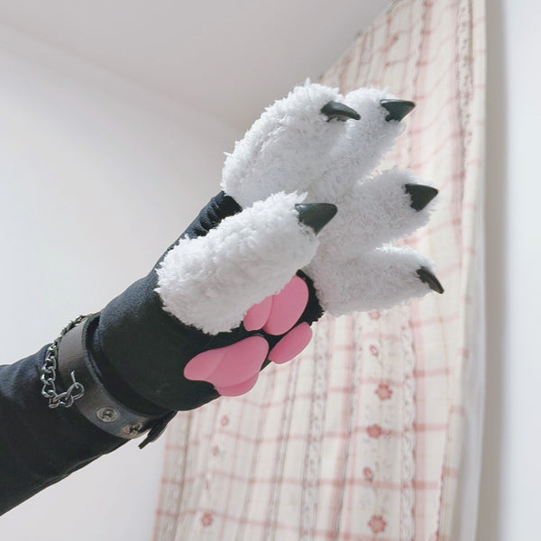 Close-fitting animal claws black